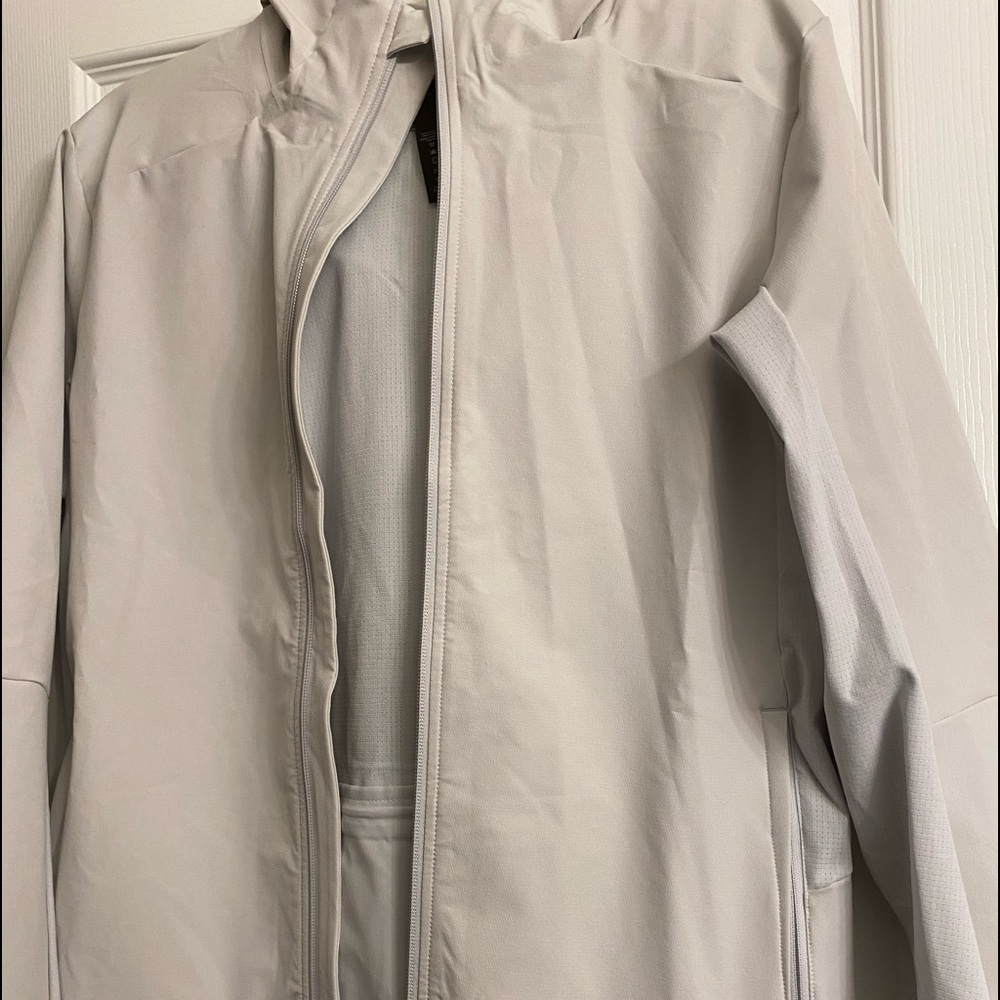 Light jacket with back pocket